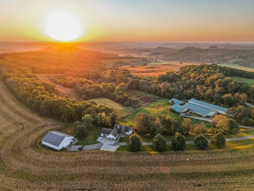 29000 Monarch Ave, KENDALL, WI, 54638-7072 | Card Image