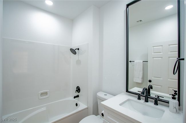 10405 Junction Hill Dr, Townhouse with 2 bedrooms, 2 bathrooms and null parking in Las Vegas NV | Image 13