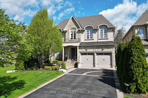 32 Birch Ave, Richmond Hill, ON, L4C6C6 | Card Image