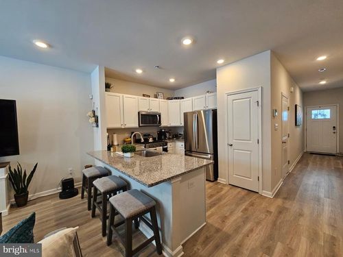 33 Alexander Way, WESTAMPTON, NJ, 08060-5422 | Card Image