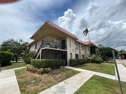 apt-201-310 Lakeview Dr, Weston, FL, 33326-1356 | Card Image