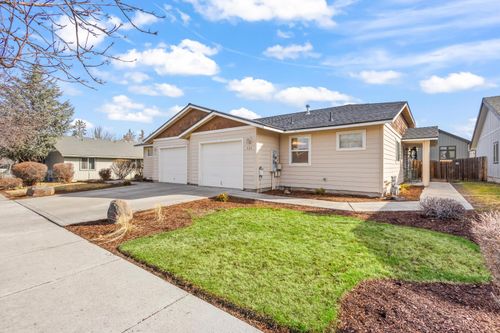 460 Nw 21st St, Redmond, OR, 97756-8881 | Card Image