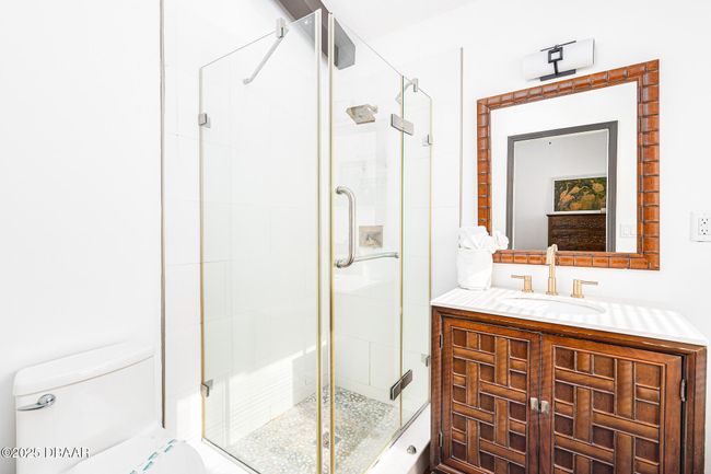 MASTER BATHROOM | Image 22