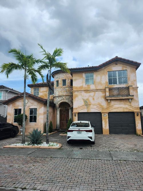 18031 Nw 87th Ct, Hialeah, FL, 33018-6717 | Card Image
