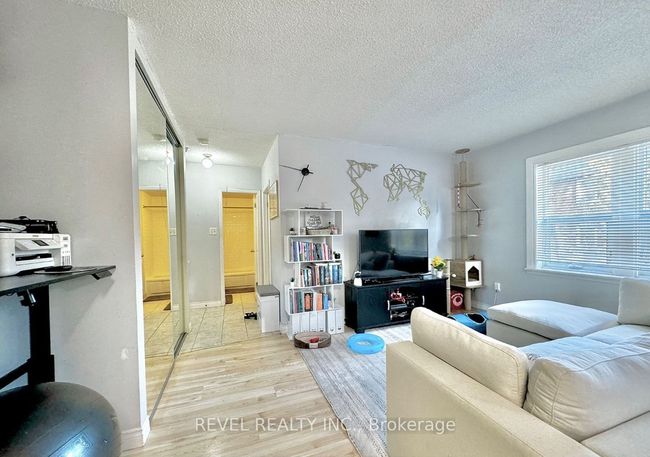 303 - 114 Vaughan Rd, Condo with 1 bedrooms, 1 bathrooms and 1 parking in York ON | Image 6