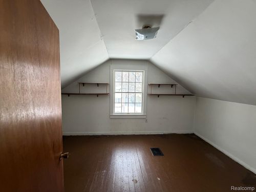 1718 Donora Street, Lansing, MI, 48910 | Card Image