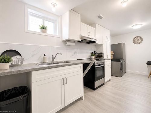84 Elgar Ave, Hamilton, ON, L9C4E5 | Card Image