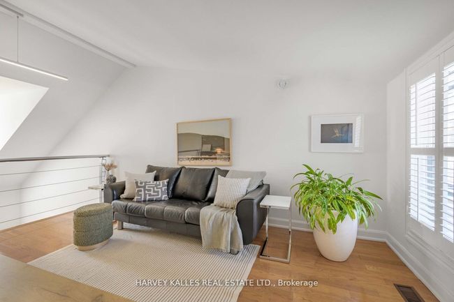 418 Ontario St, House attached with 3 bedrooms, 2 bathrooms and null parking in Toronto ON | Image 39