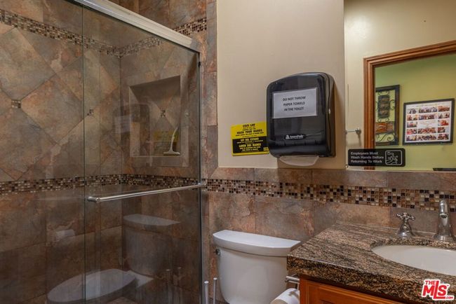 6957 Enfield Ave, House other with 6 bedrooms, 4 bathrooms and 4 parking in Reseda CA | Image 5