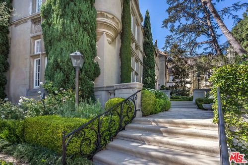 10335 Wilshire Blvd, Los Angeles, CA, 90024-4718 | Card Image