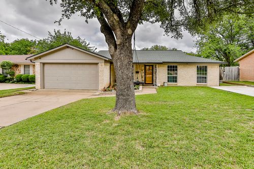 2100 Rockmoor Dr, Edgecliff Village, TX, 76134-1836 | Card Image