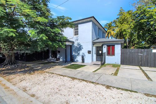 2275 Nw 30th St, Miami, FL, 33142-5992 | Card Image