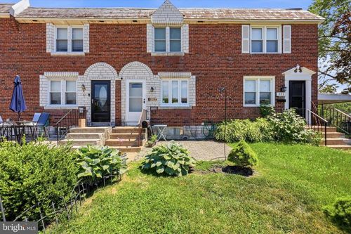 319 Stratford Rd, GLENOLDEN, PA, 19036-1637 | Card Image