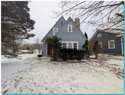 955 N 6th St, Manitowoc, WI, 54220-3342 | Card Image