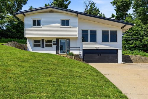 3207 Rosewood Ct, Cedar Rapids, IA, 52402-3432 | Card Image