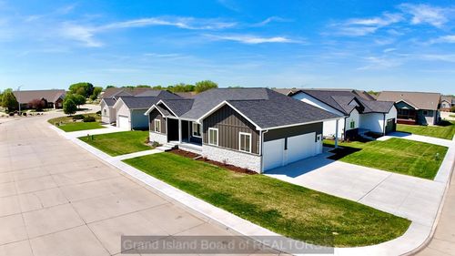 3826 Meadow Way Trl, Grand Island, NE, 68803-1557 | Card Image