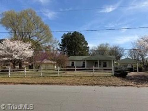 3025 Apollo Drive, Winston Salem, NC, 27101 | Card Image
