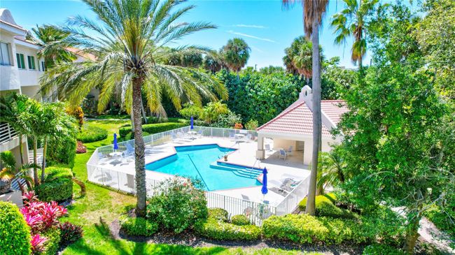 4677 Mirabella Court, Townhouse with 3 bedrooms, 3 bathrooms and null parking in St Pete Beach FL | Image 7