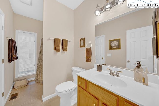 201 - 164 Evergreen Springs Ct, Condo with 2 bedrooms, 3 bathrooms and null parking in Blowing Rock NC | Image 17