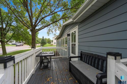 502 N Vandemark Ave Avenue, Hartford, SD, 57033 | Card Image