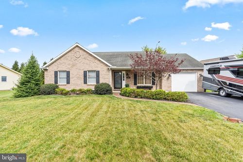 10025 Jasper Dr, GREENCASTLE, PA, 17225-8469 | Card Image