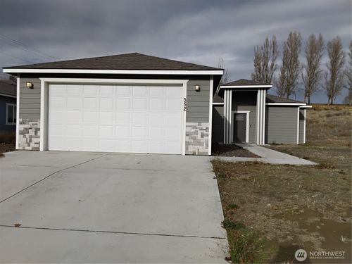 352 E Davis St, Connell, WA, 99326-4016 | Card Image