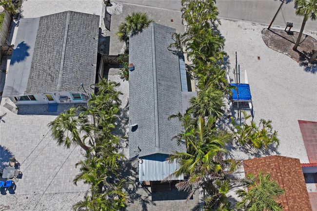 13123 4 Th St E, House other with 2 bedrooms, 1 bathrooms and null parking in Madeira Beach FL | Image 9
