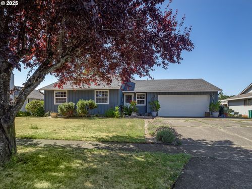 500 E Pinehurst Dr, Newberg, OR, 97132-1624 | Card Image