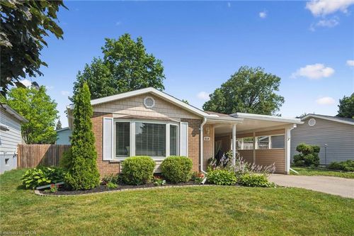 659 Glen Forrest Blvd, Waterloo, ON, N2L4K4 | Card Image