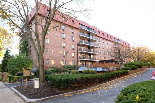 apt-201-125 Pleasant St, Brookline, MA, 02446-7179 | Card Image
