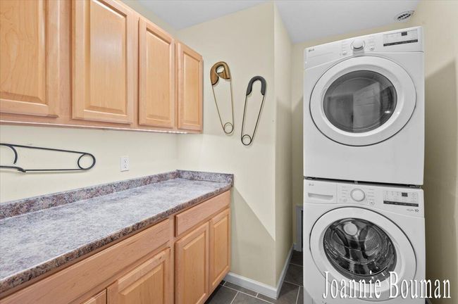 10466 Riverview Dr, House other with 5 bedrooms, 4 bathrooms and null parking in Plainwell MI | Image 18