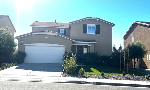 1099 Little Leaf St, Calimesa, CA, 92320-4927 | Card Image