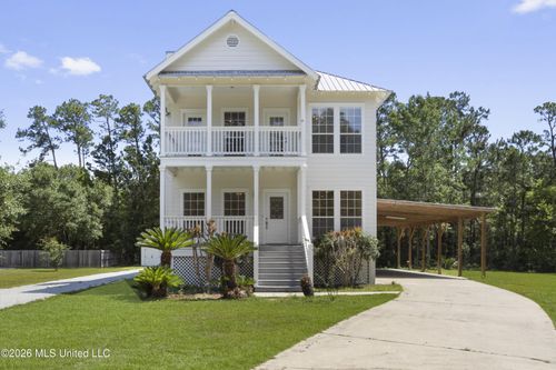 110 Elmwood Dr, Pass Christian, MS, 39571-2328 | Card Image