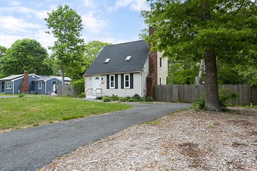 100 Kelley Rd, Hyannis, MA, 02601-2631 | Card Image