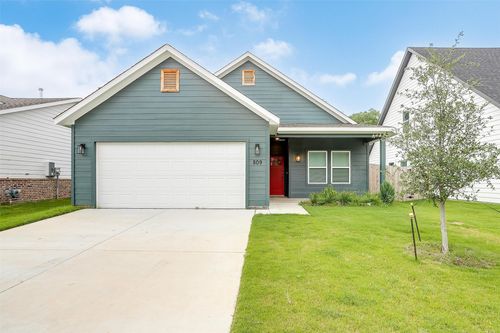 809 Stamps Ave, Fort Worth, TX, 76114-3293 | Card Image