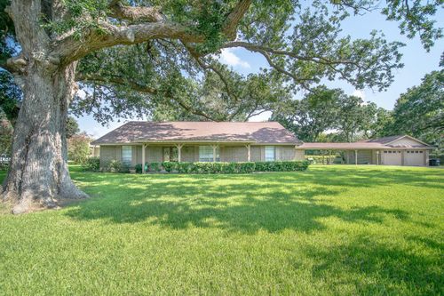 1655 E South St, Alvin, TX, 77511-9172 | Card Image