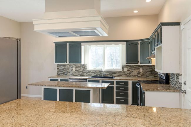 Kitchen | Image 10
