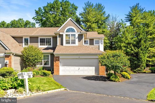 25 Cypress Point Ln, Monroe Township, NJ, 08831-2704 | Card Image