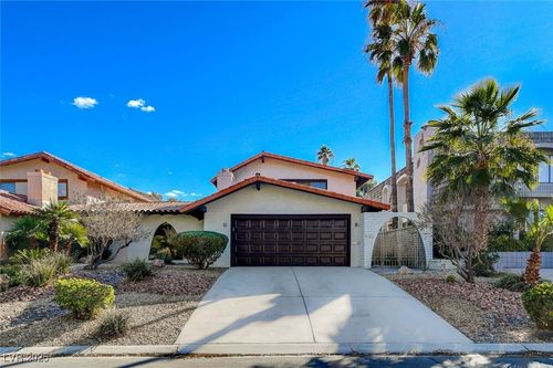 945 Vegas Valley Dr, Las Vegas, NV, 89109-1533 | Card Image
