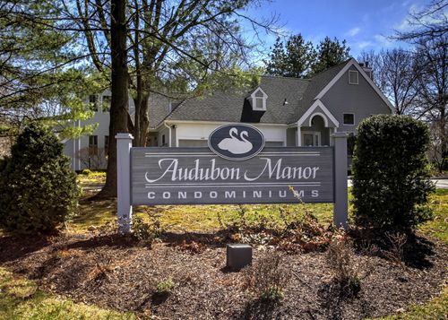 4-4 Manor House Ln, Milford, CT, 06461-2439 | Card Image