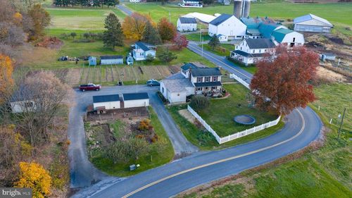 323 Fairview Rd, New Providence, PA, 17560-9639 | Card Image