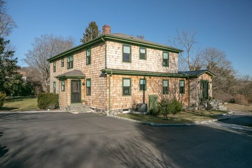 2-2 Boulevard E, Middletown, RI, 02842-5482 | Card Image