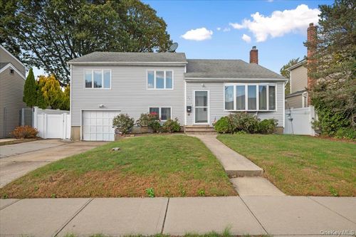 26 Bradford Ln, Bethpage, NY, 11714-4631 | Card Image