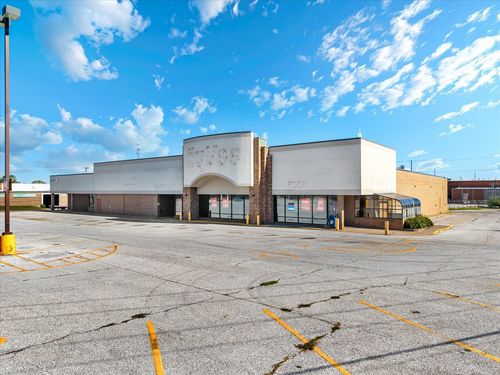 3019 Rockingham Rd, Davenport, IA, 52802-2065 | Card Image