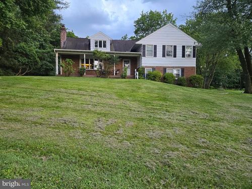 1086 Townsend Cir, WAYNE, PA, 19087-2717 | Card Image