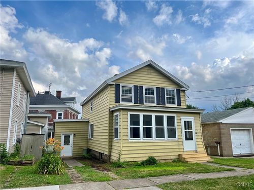 152 W Cayuga St, Oswego, NY, 13126-1451 | Card Image