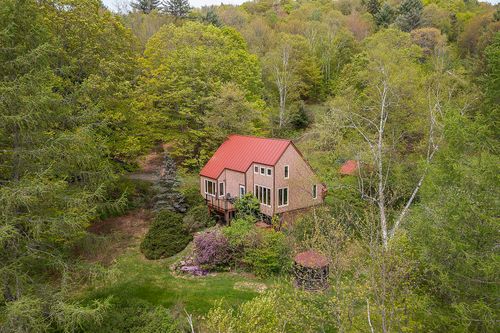 3361 County Rd, Windsor, VT, 05089-9577 | Card Image