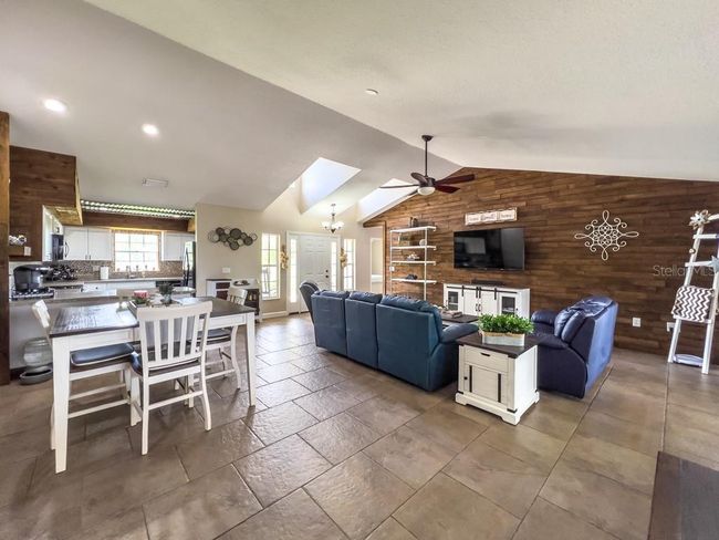 812 Jameson Rd, House other with 3 bedrooms, 2 bathrooms and null parking in Lithia FL | Image 48