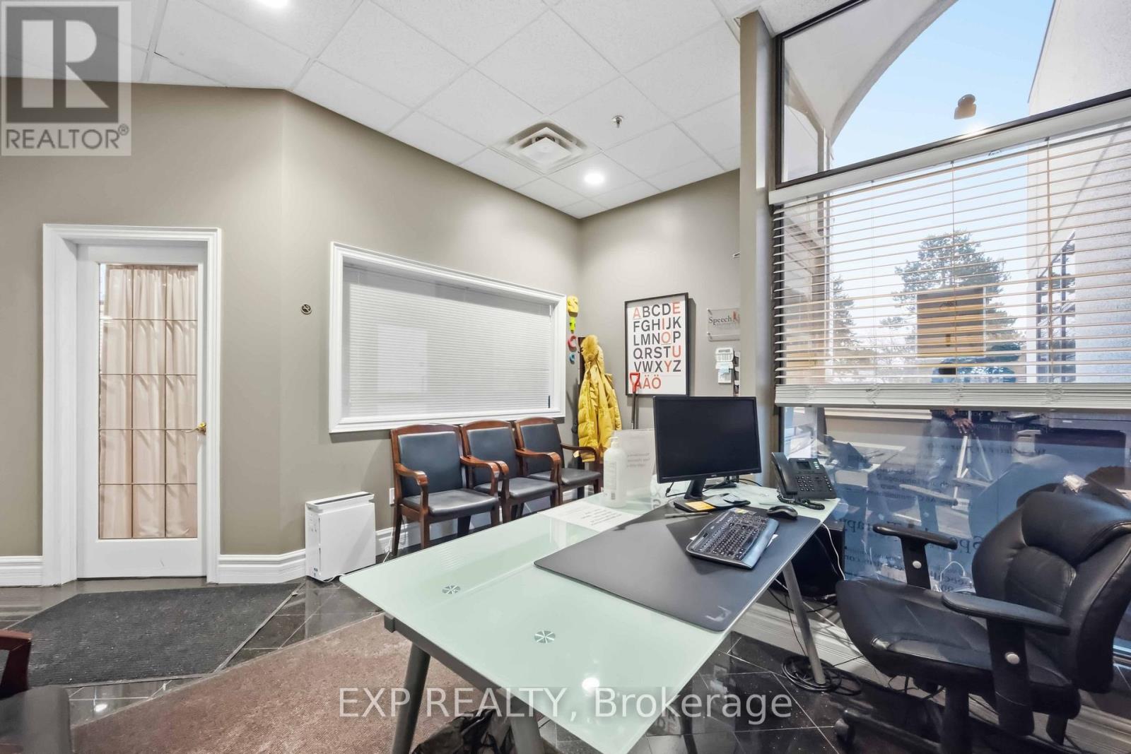 Commercial Lease in Richmond Hill (Beaver Creek Business Park) 2