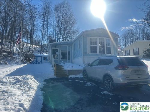 4 Lexington Ln, Mount Bethel, PA, 18343-5047 | Card Image